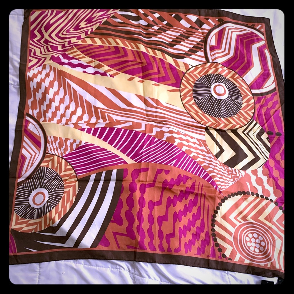 Nicole Miller Studio Vintage Vibes Scarf Brand New